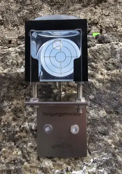 4proof Neigungsmonitor für Neigungsveränderungen (z.B. Gebäuden, Stützmauern, Holzkonstruktionen)- Detail